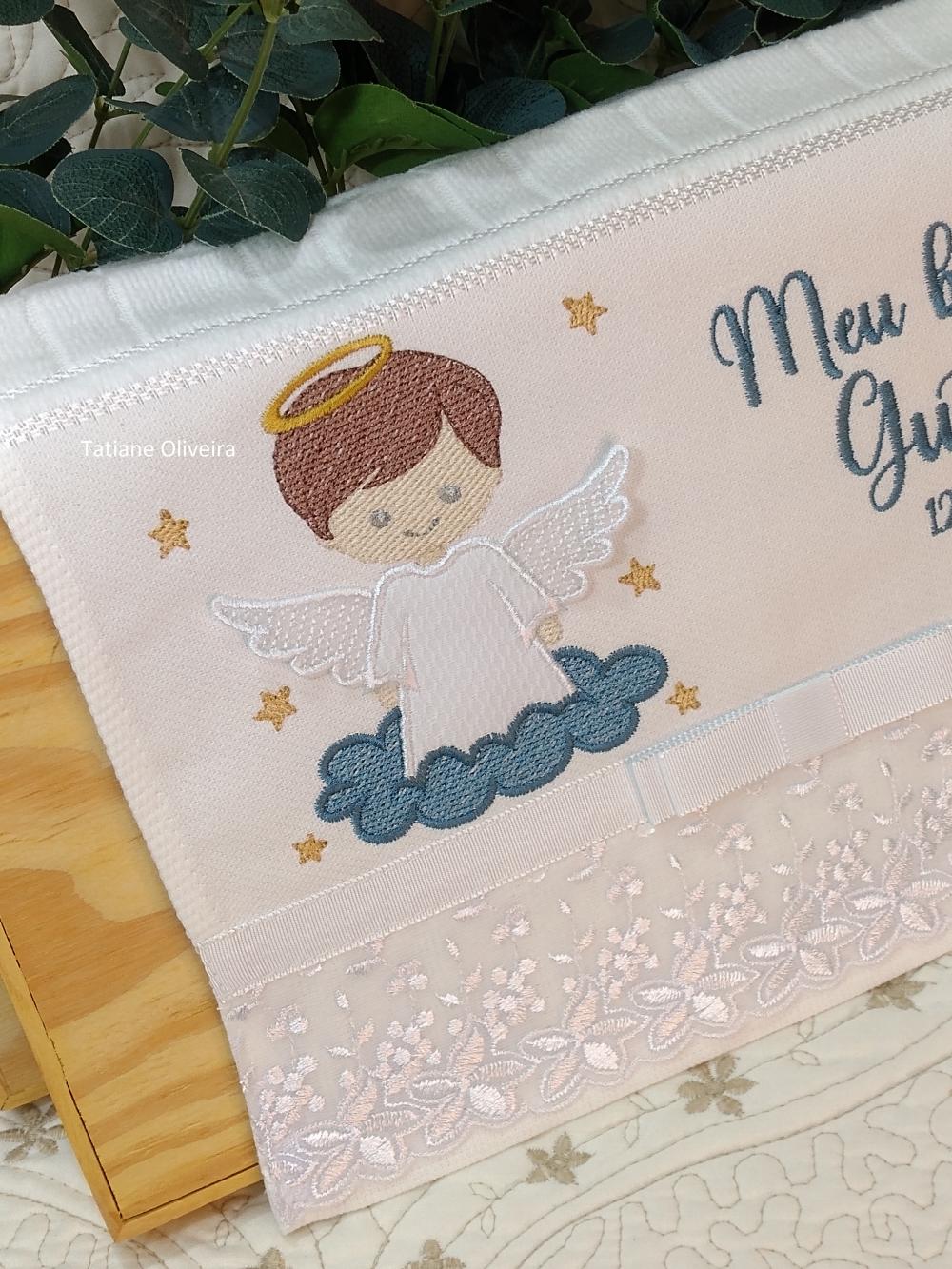 Toalha De Batizado Bordada E Vela Decorada Batizado