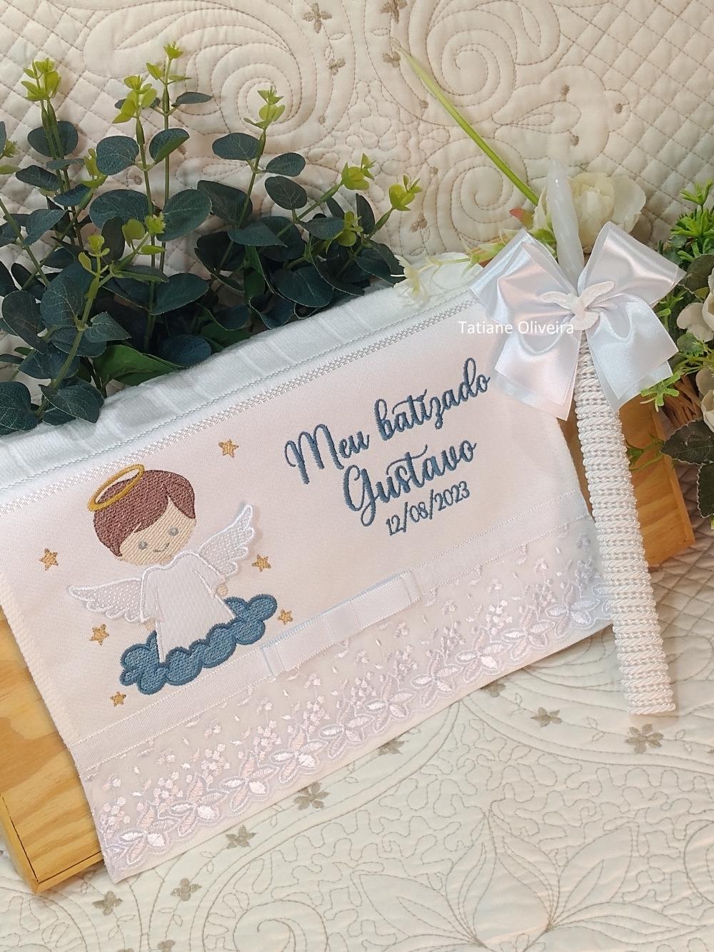 Toalha De Batizado Bordada E Vela Decorada Batizado