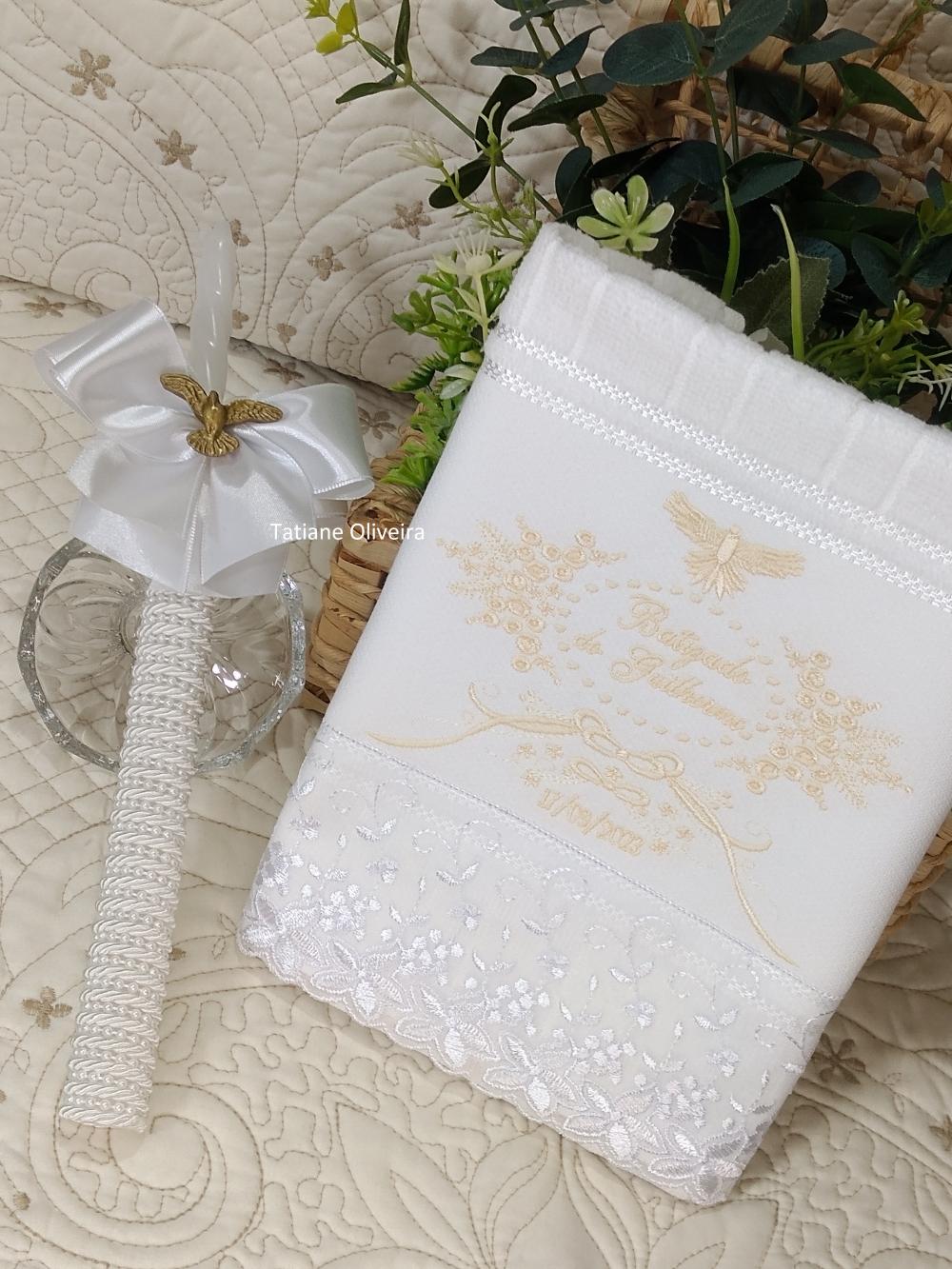 Toalha De Batizado Bordada E Vela Decorada Batizado