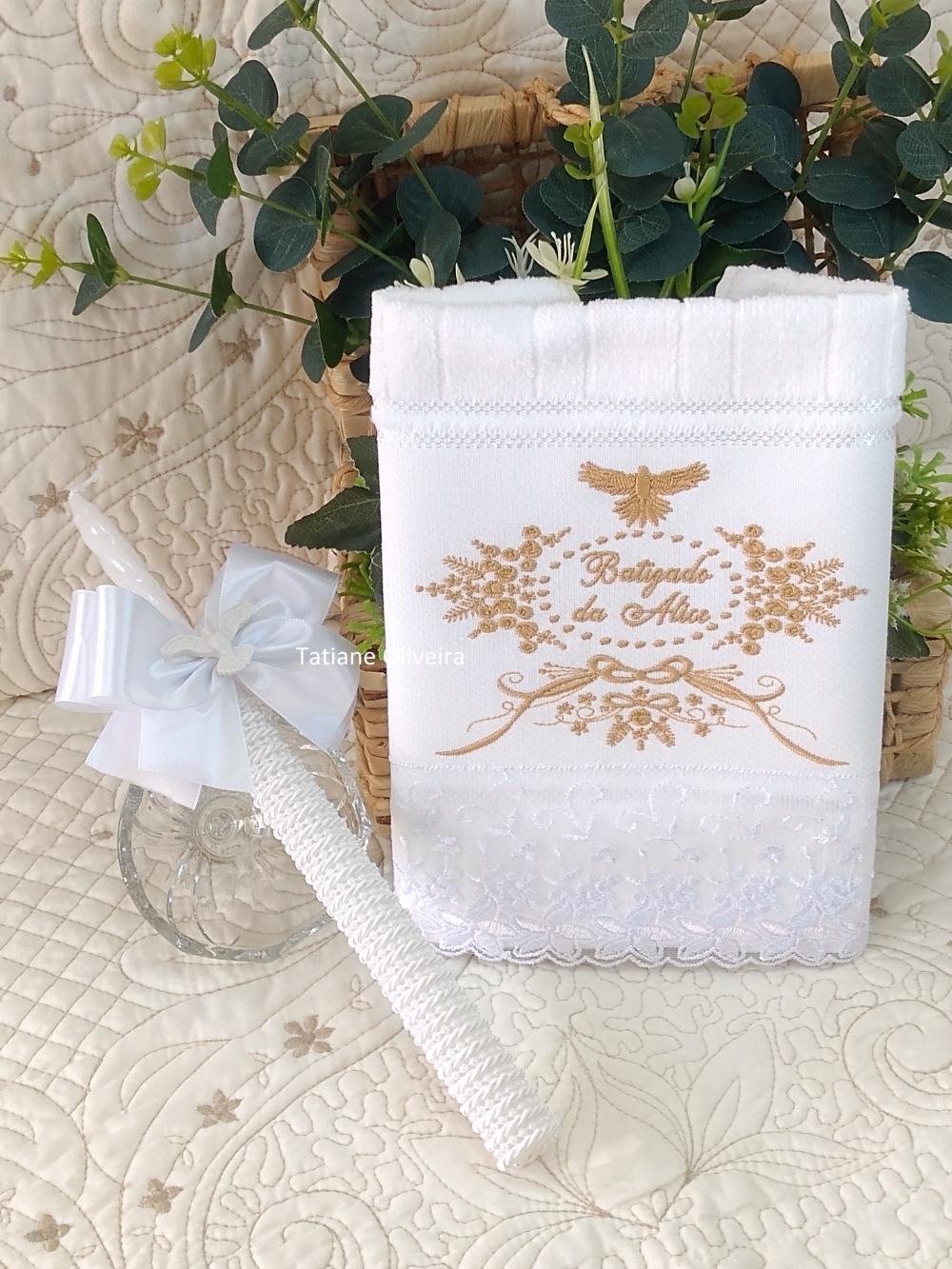 Toalha De Batizado Bordada E Vela Decorada Batizado