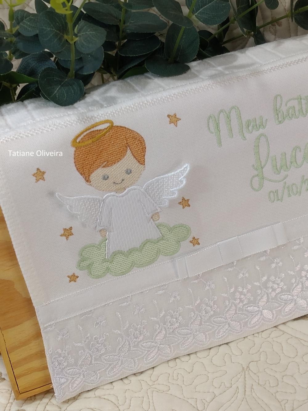 Toalha De Batizado Bordada E Vela Decorada Batizado