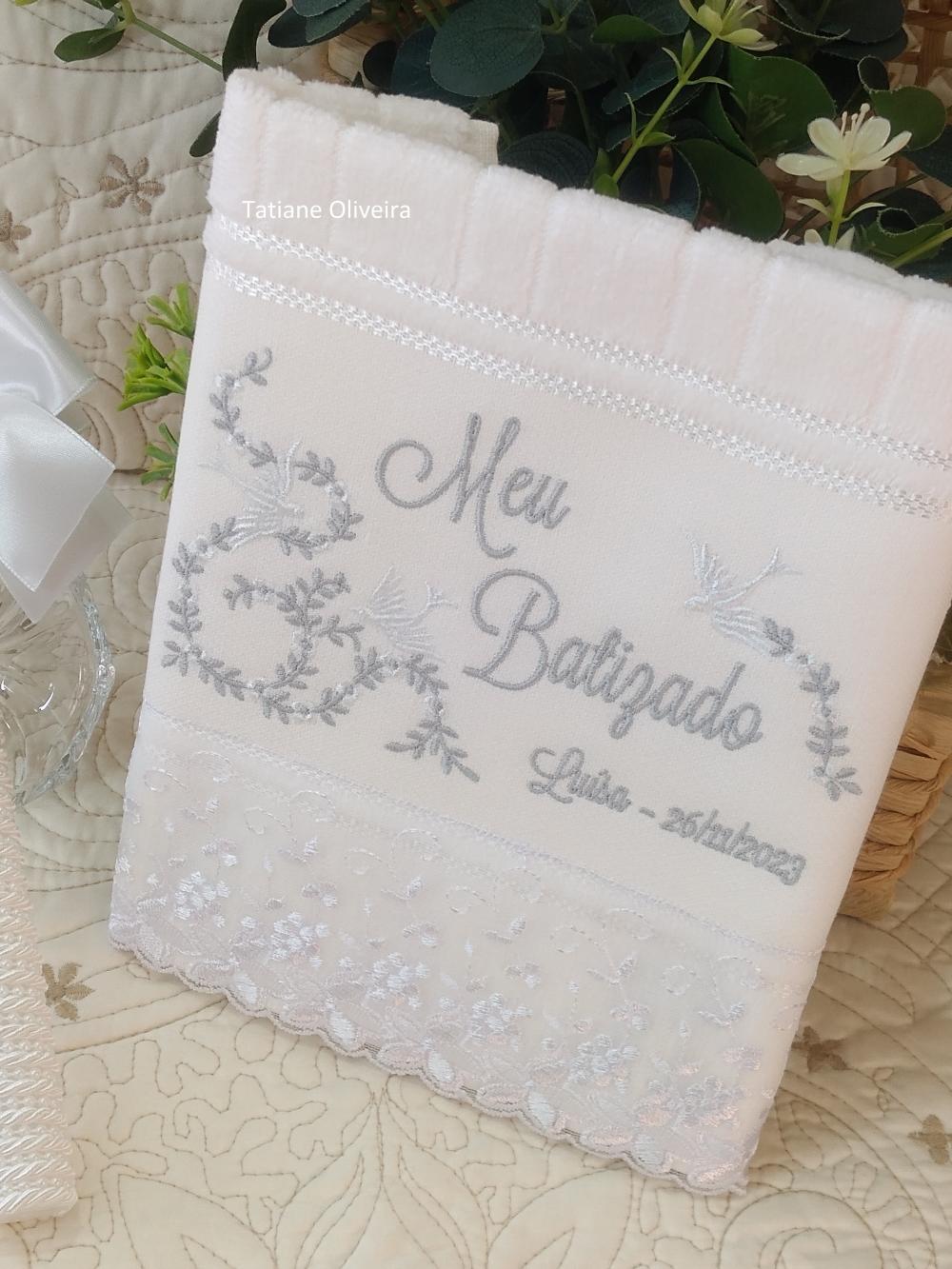 Toalha De Batizado Bordada E Vela Decorada Batizado