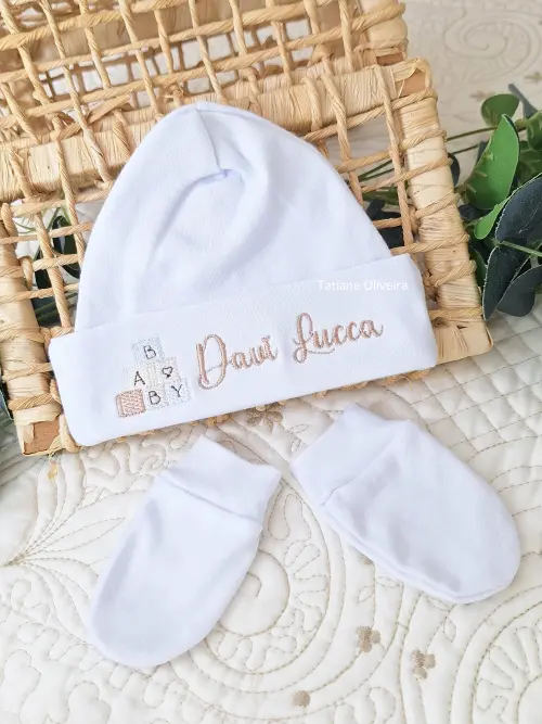 Touca de bebê recém nascido bordada - Touca de bebê personalizada
