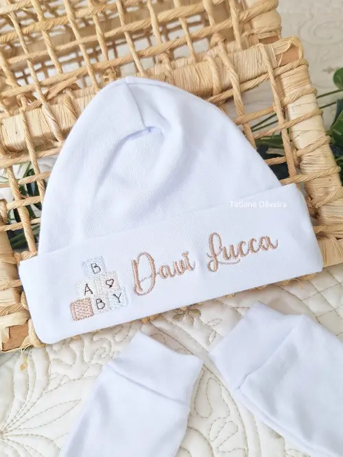 Touca de bebê recém nascido bordada - Touca de bebê personaliz