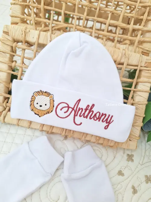 Touca de bebê recém nascido bordada - Touca de bebê personalizada