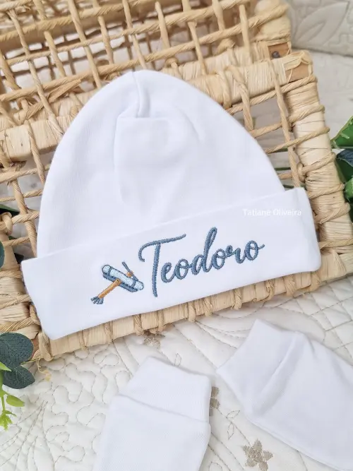 Touca de bebê recém nascido bordada - Touca de bebê personalizada