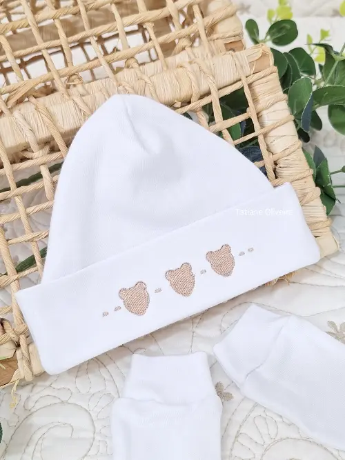 Touca de bebê recém nascido bordada - Touca de bebê personalizada