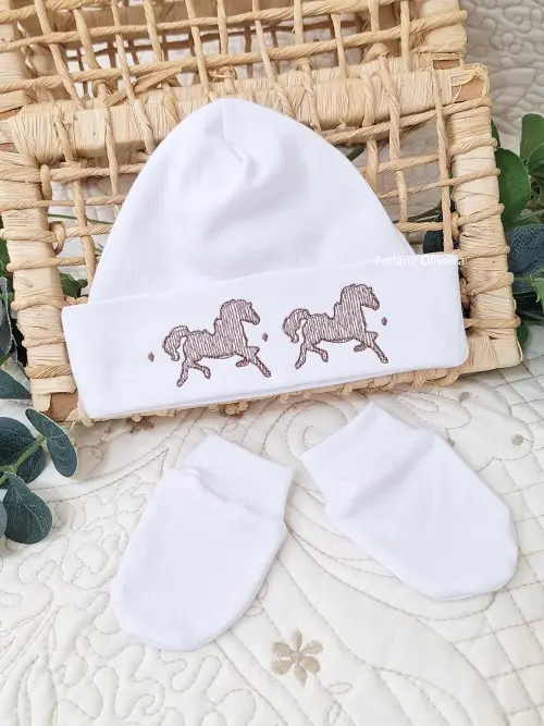 Touca de bebê recém nascido bordada - Touca de bebê personaliz