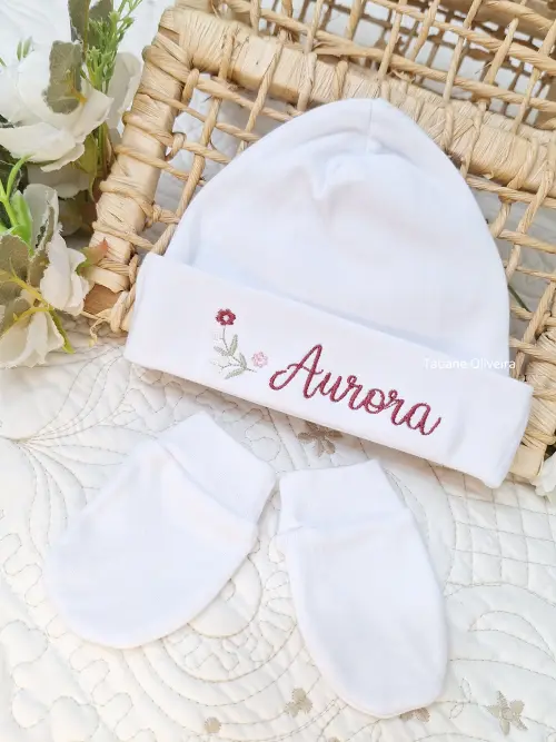 Touca de bebê recém nascido bordada - Touca de bebê personalizada