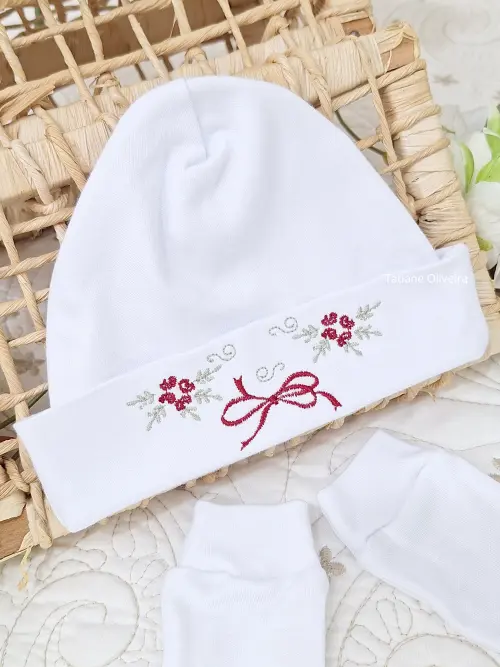Touca de bebê recém nascido bordada - Touca de bebê personalizada