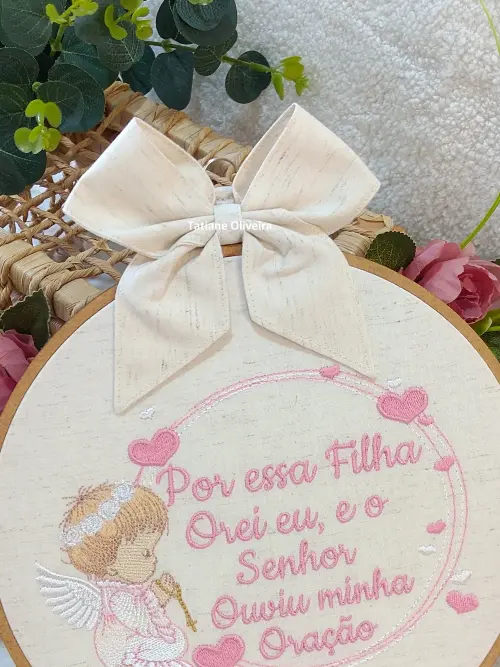 Enfeite maternidade bastidor bordado - Versículo