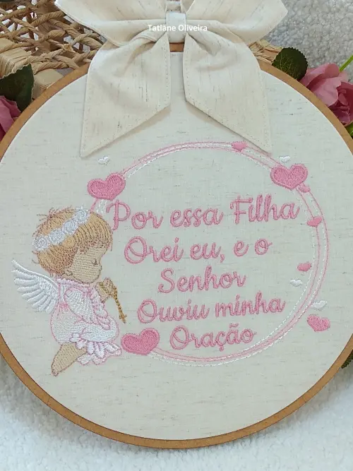 Enfeite maternidade bastidor bordado - Versículo