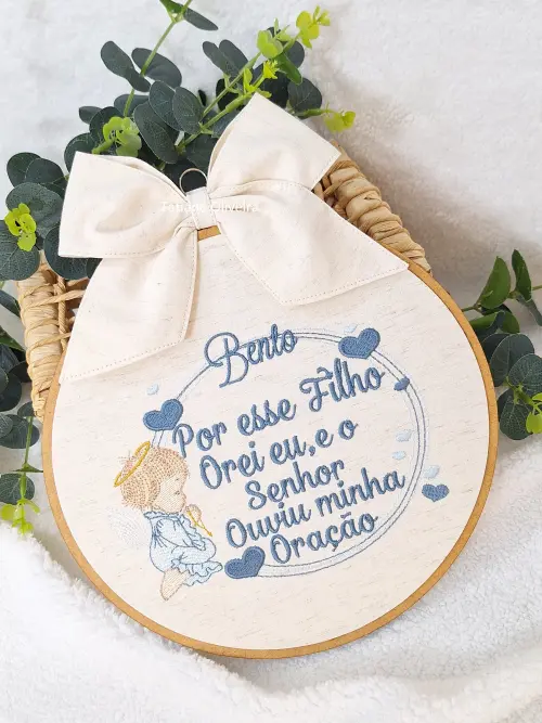 Enfeite maternidade bastidor bordado - Versículo com nome