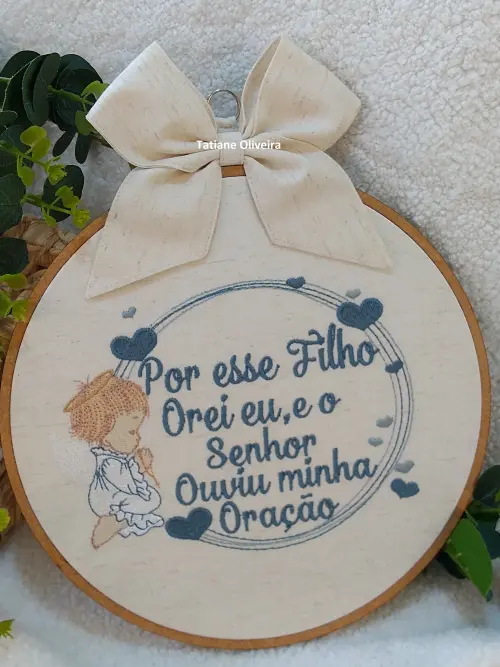 Enfeite maternidade bastidor bordado - Versículo