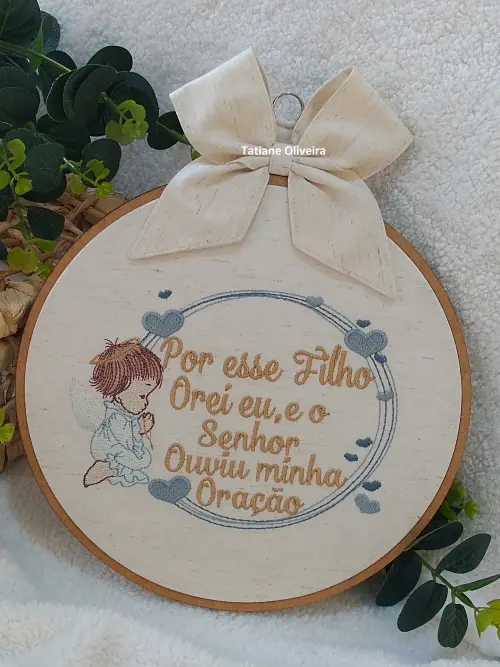 Enfeite maternidade bastidor bordado - Versículo