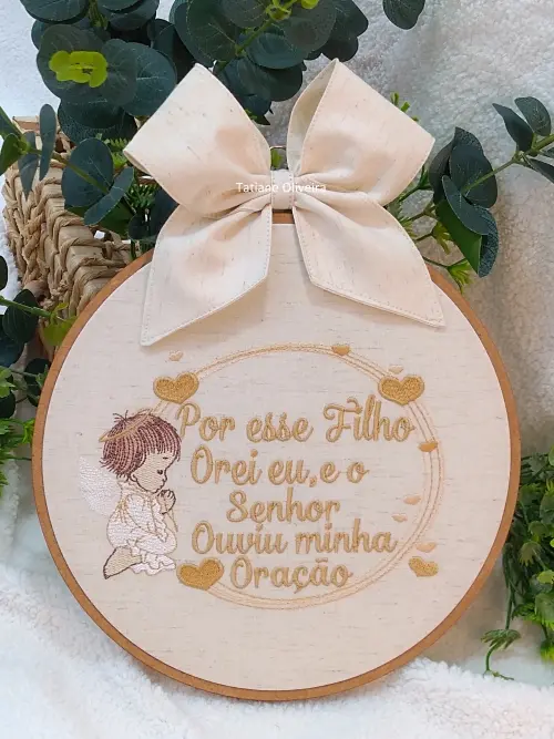 Enfeite maternidade bastidor bordado - Versículo