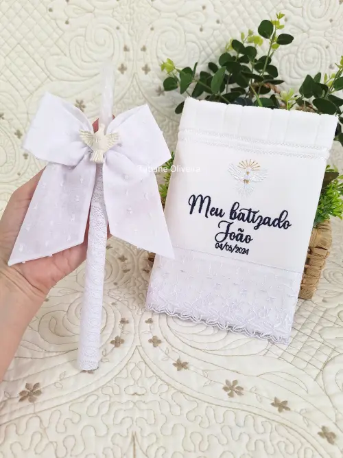 Toalha De Batizado Bordada E Vela Decorada Batizado