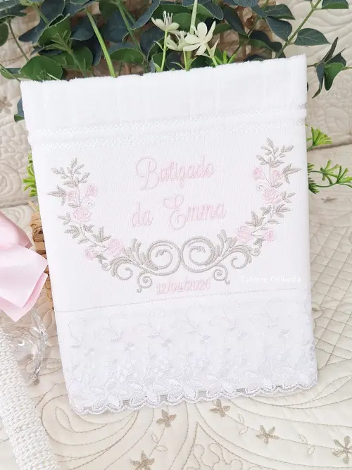 Toalha De Batizado Bordada E Vela Decorada Batizado