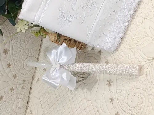 Toalha De Batizado Bordada E Vela Decorada Batizado