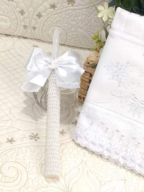 Toalha De Batizado Bordada E Vela Decorada Batizado