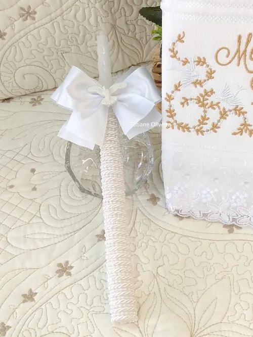 Toalha De Batizado Bordada E Vela Decorada Batizado