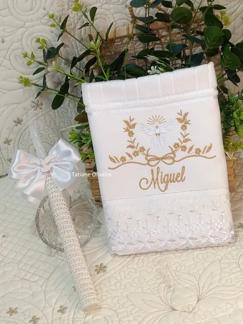 Toalha De Batizado Bordada E Vela Decorada Batizado