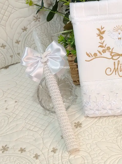 Toalha De Batizado Bordada E Vela Decorada Batizado