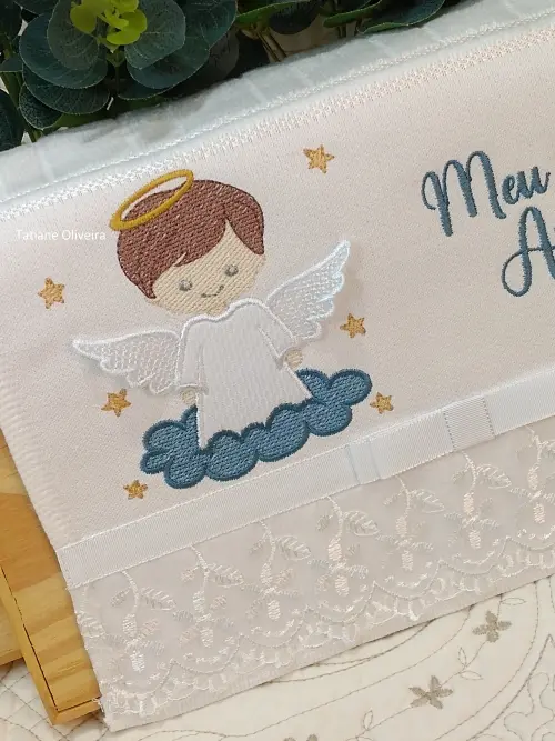 Toalha De Batizado Bordada E Vela Decorada Batizado