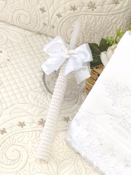 Toalha De Batizado Bordada E Vela Decorada Batizado