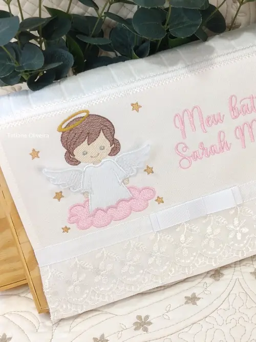 Toalha De Batizado Bordada E Vela Decorada Batizado