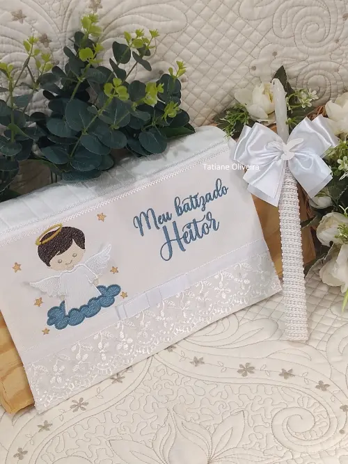 Toalha De Batizado Bordada E Vela Decorada Batizado