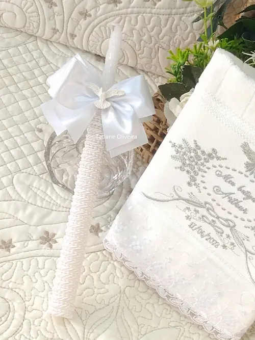 Toalha De Batizado Bordada E Vela Decorada Batizado