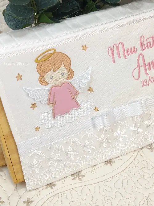 Toalha De Batizado Bordada E Vela Decorada Batizado