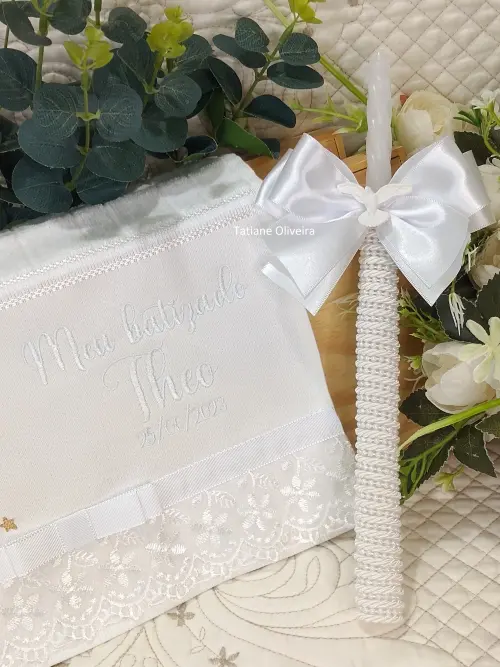 Toalha De Batizado Bordada E Vela Decorada Batizado