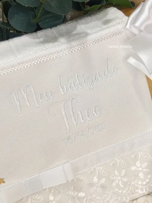 Toalha De Batizado Bordada E Vela Decorada Batizado