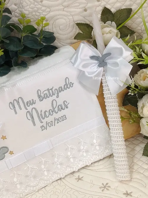 Toalha De Batizado Bordada E Vela Decorada Batizado