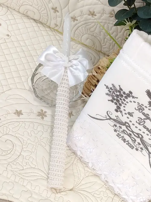 Toalha De Batizado Bordada E Vela Decorada Batizado