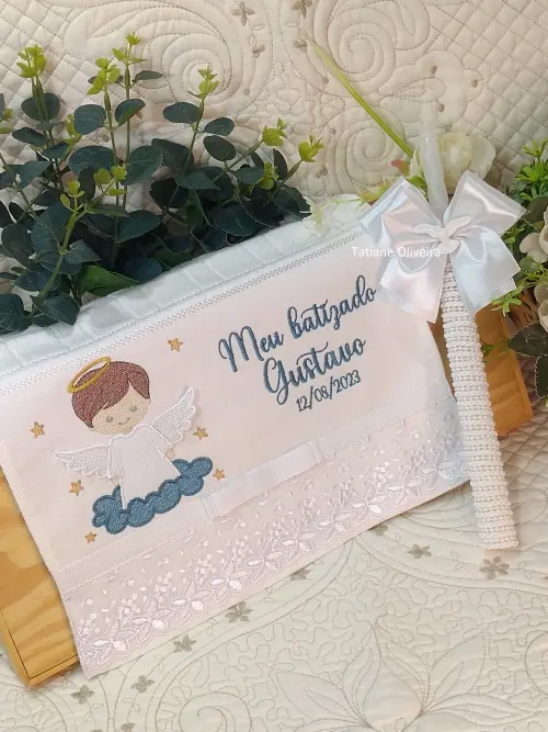Toalha De Batizado Bordada E Vela Decorada Batizado
