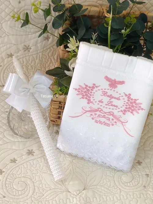 Toalha De Batizado Bordada E Vela Decorada Batizado