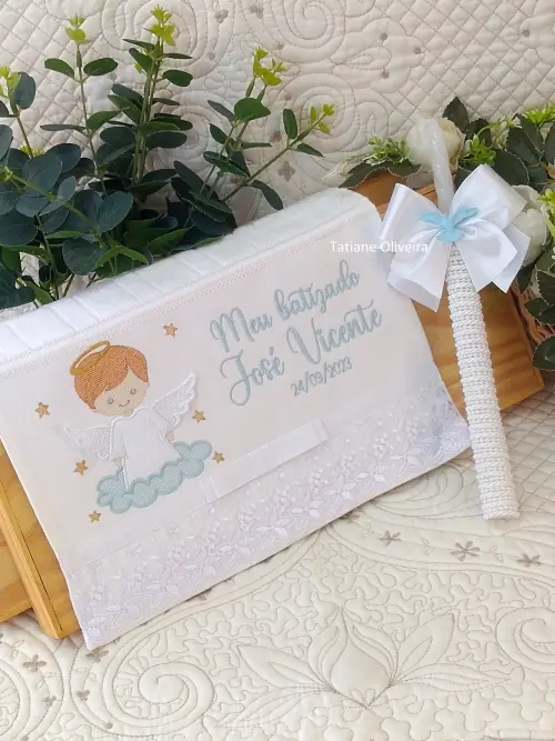 Toalha De Batizado Bordada E Vela Decorada Batizado