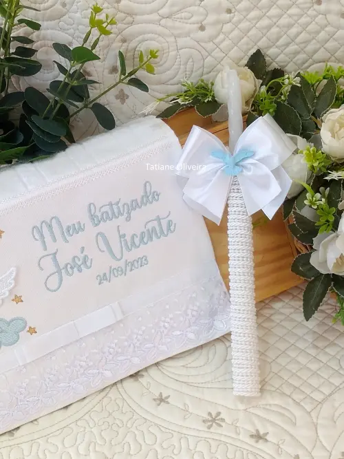 Toalha De Batizado Bordada E Vela Decorada Batizado