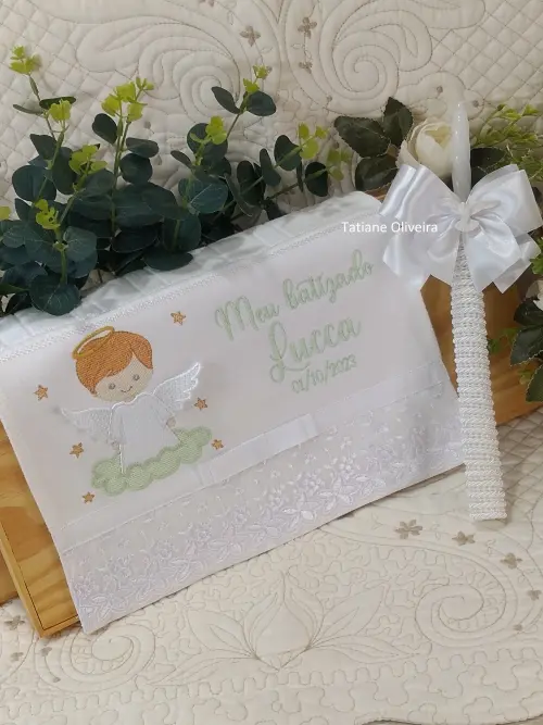 Toalha De Batizado Bordada E Vela Decorada Batizado