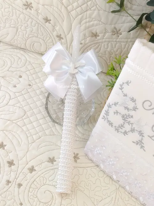 Toalha De Batizado Bordada E Vela Decorada Batizado