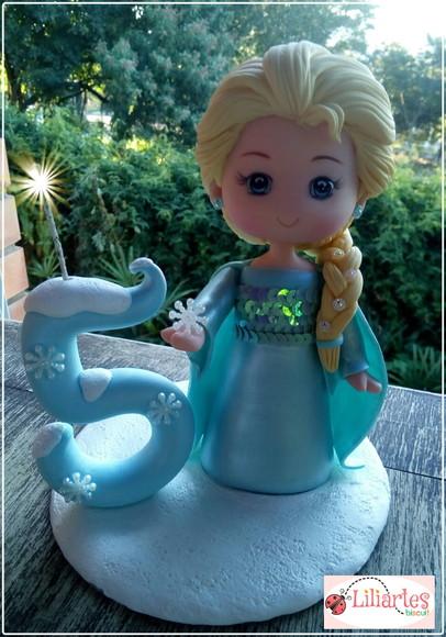 Princesa Frozen 15cm + Vela Estilizada e Base Decorada