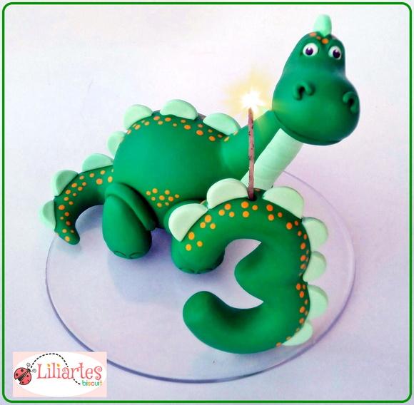 Topo De Bolo Dinossauro 18cm+vela 12 Cm