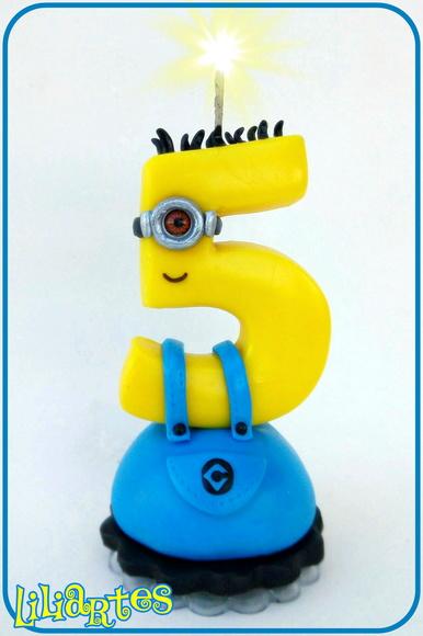 Vela Minion estilizada-
