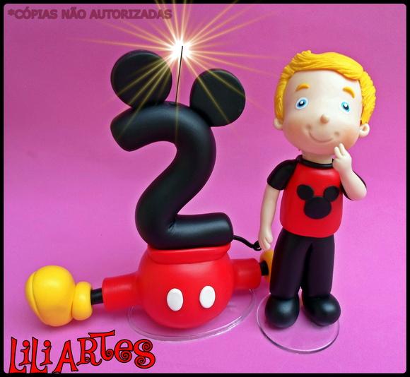 Vela estilizada +Bonequinho aniversariante-14cm