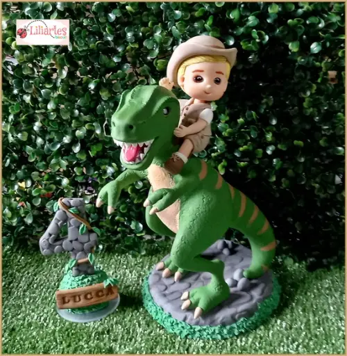 Dinossauro 30cm+vela C/nome+boneco Aniversariante