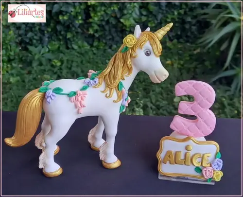 Unicórnio biscuit 20cm +vela temática/personalizado