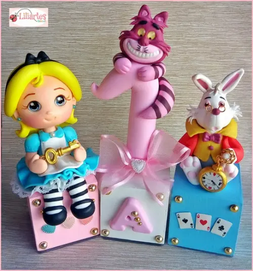 Kit 3 Cubinhos Decorativos Alice no País das Maravilhas -